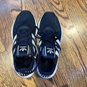 Adidas size 4.5 Swift Run Sneaker